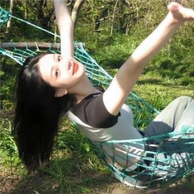 嘎喳嘎喳的鸟海报