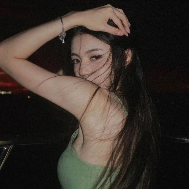 三角草的春天海报