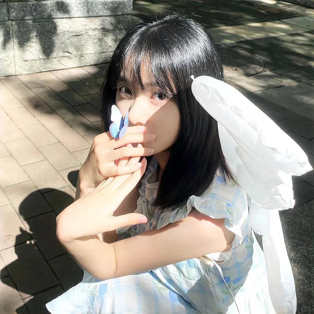 晓看南山暮看云海报